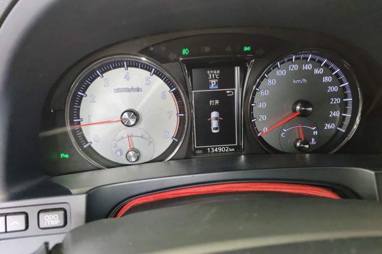 Used Toyota Crown 2018 2.0T Sport Edition Odometer Close Up