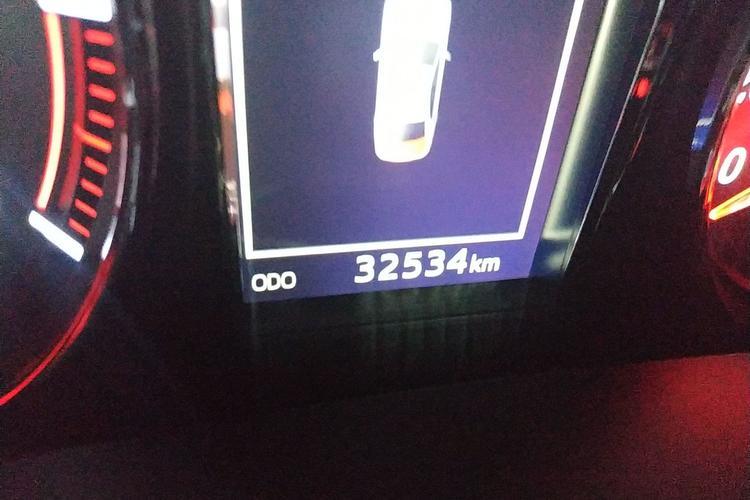 Used Toyota Crown 2018 2.0T Sport Edition Odometer Close Up