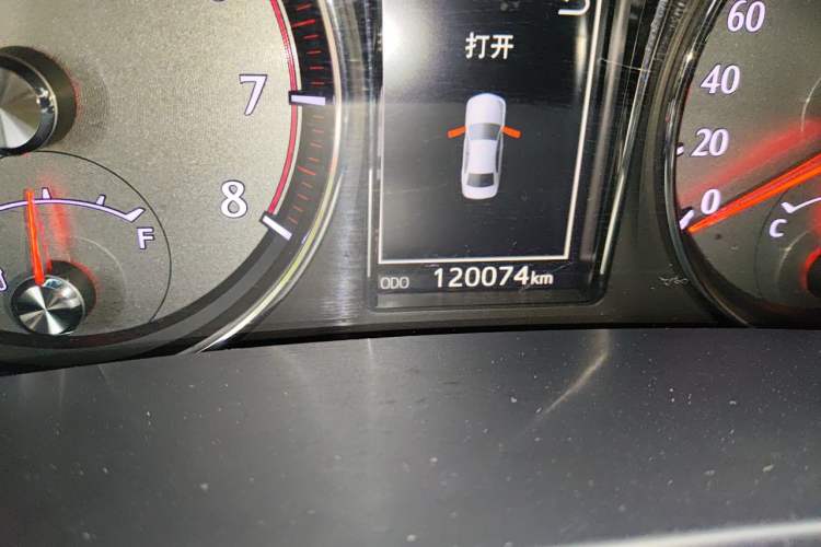 Used Toyota Crown 2018 2.0T Sport Edition Odometer Close Up