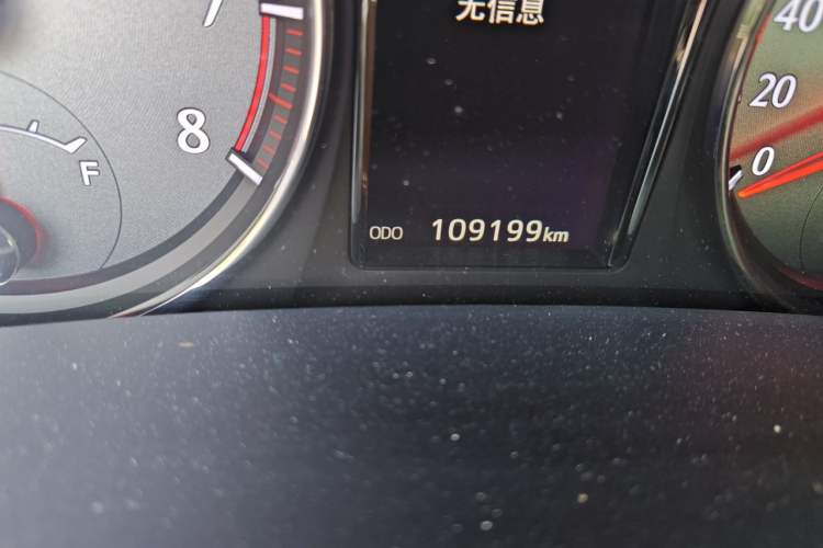 Used Toyota Crown 2018 2.0T Fashion Edition Odometer Close Up