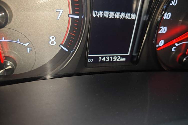 Used Toyota Crown 2018 2.0T Fashion Edition Odometer Close Up
