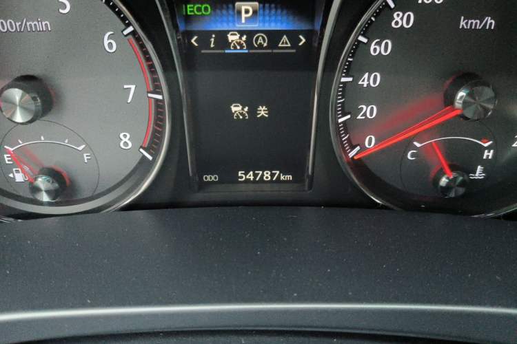 Used Toyota Crown 2018 2.0T Sport Edition Odometer Close Up