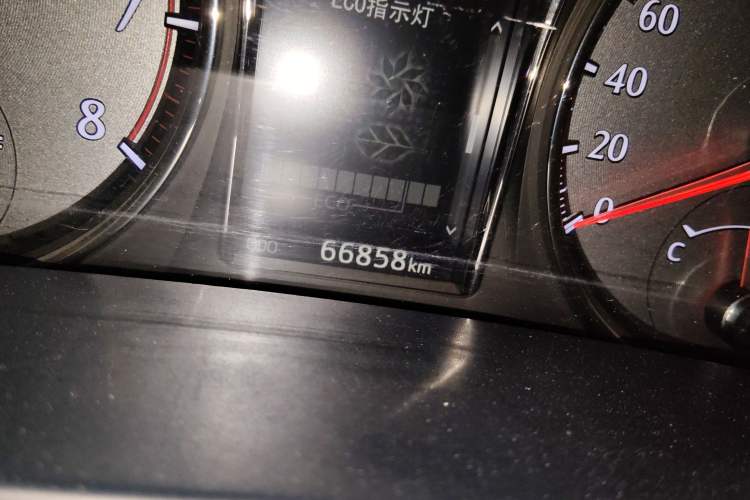 Used Toyota Crown 2018 2.0T Sport Edition Odometer Close Up