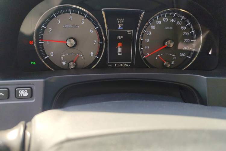 Used Toyota Crown 2018 2.0T Fashion Edition Odometer Close Up