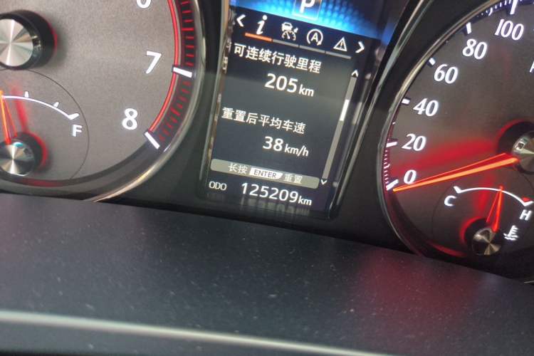 Used Toyota Crown 2018 2.0T Sport Edition Odometer Close Up