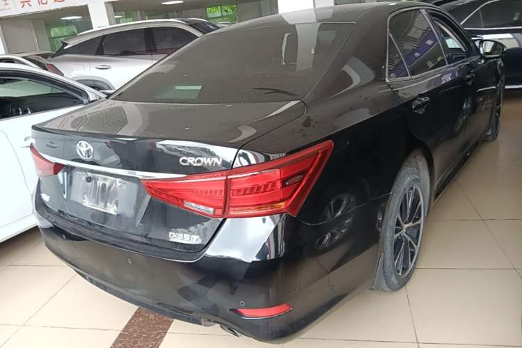 Used Toyota Crown 2018 2.0T Fashion Edition Rear Right 45 Deg