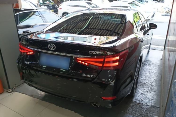 Used Toyota Crown 2018 2.0T Fashion Edition Rear Right 45 Deg