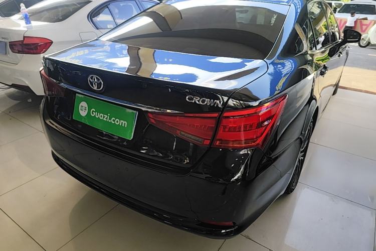 Used Toyota Crown 2018 2.0T Fashion Edition Rear Right 45 Deg