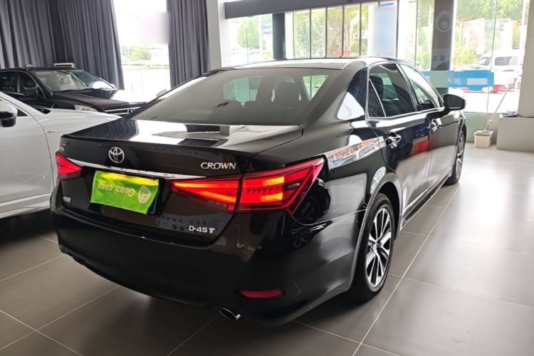 Used Toyota Crown 2018 2.0T Fashion Edition Rear Right 45 Deg