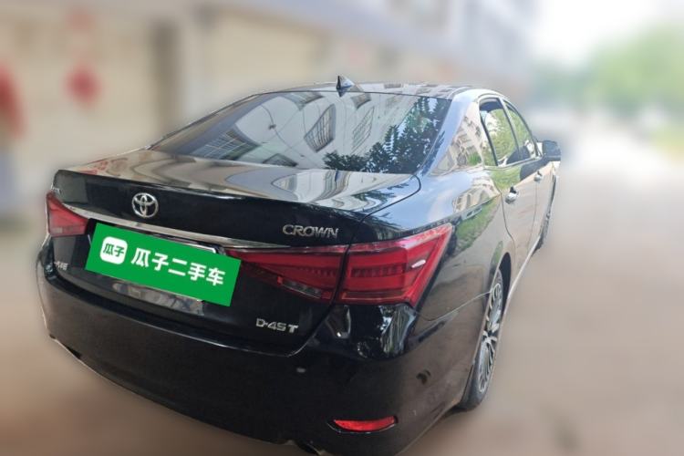 Used Toyota Crown 2018 2.0T Premium Edition Rear Right 45 Deg