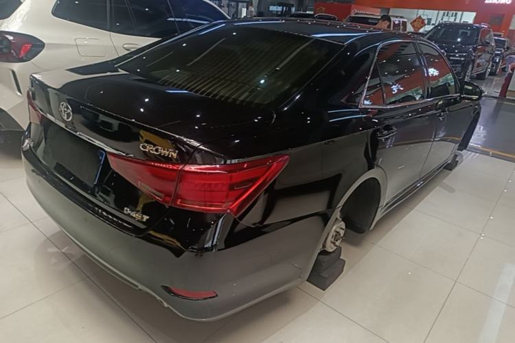 Used Toyota Crown 2018 2.0T Fashion Edition Rear Right 45 Deg