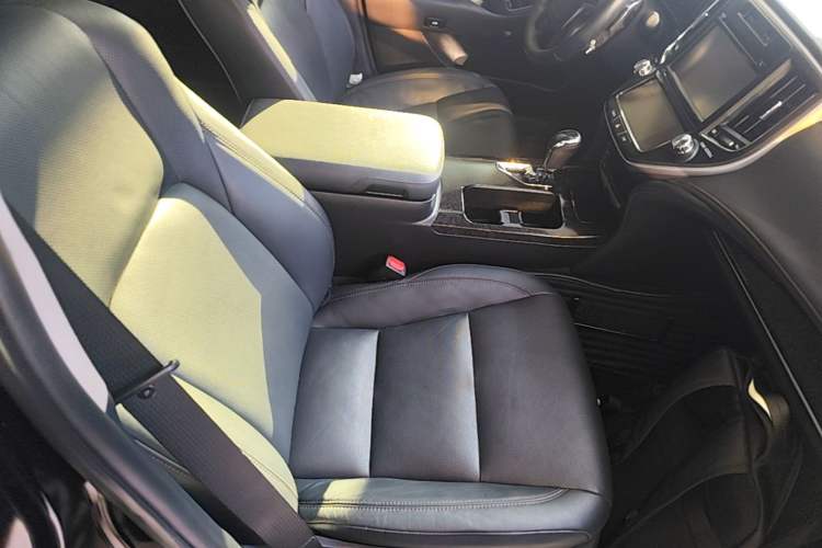 Used Toyota Crown 2018 2.0T Fashion Edition Right Front Seat