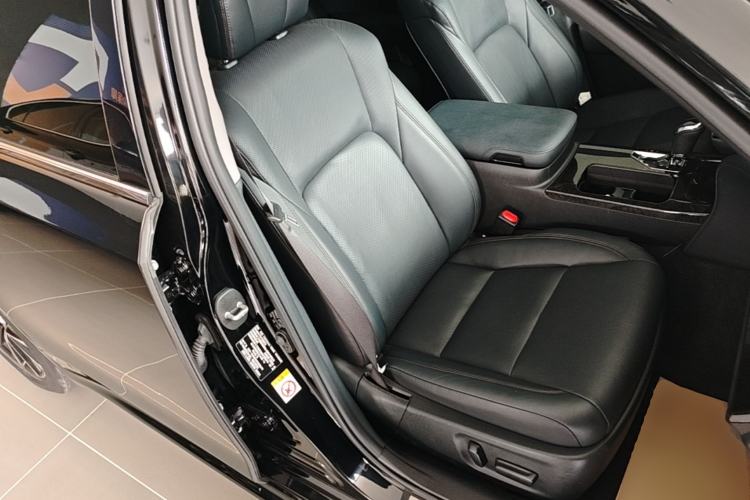 Used Toyota Crown 2018 2.0T Fashion Edition Right Front Seat