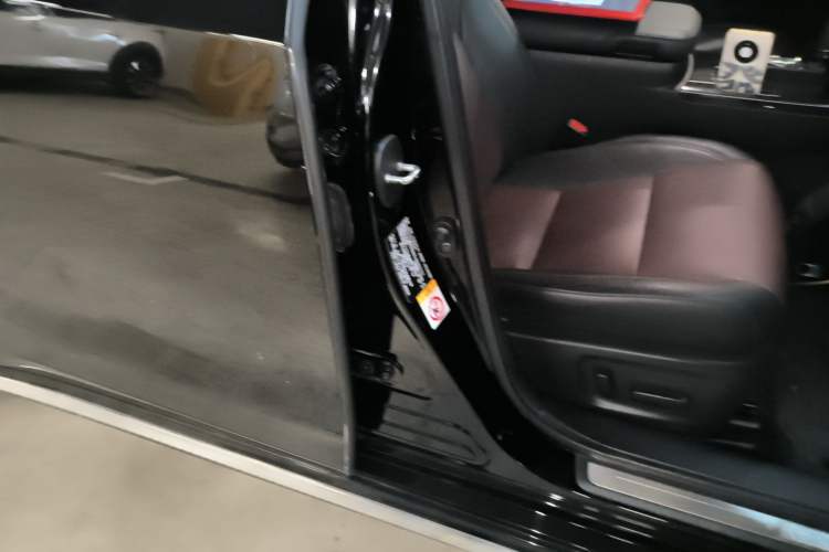 Used Toyota Crown 2018 2.0T Sport Edition Right Front Seat