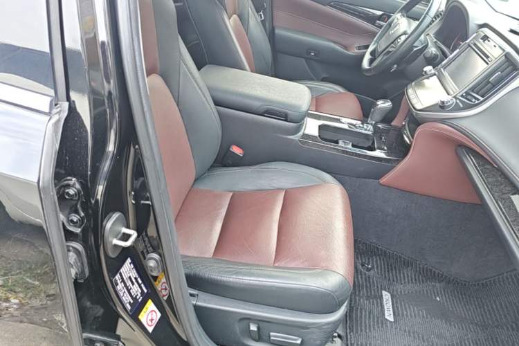 Used Toyota Crown 2018 2.0T Sport Edition Right Front Seat