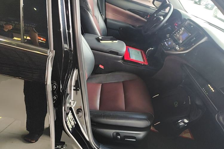 Used Toyota Crown 2018 2.0T Sport Edition Right Front Seat
