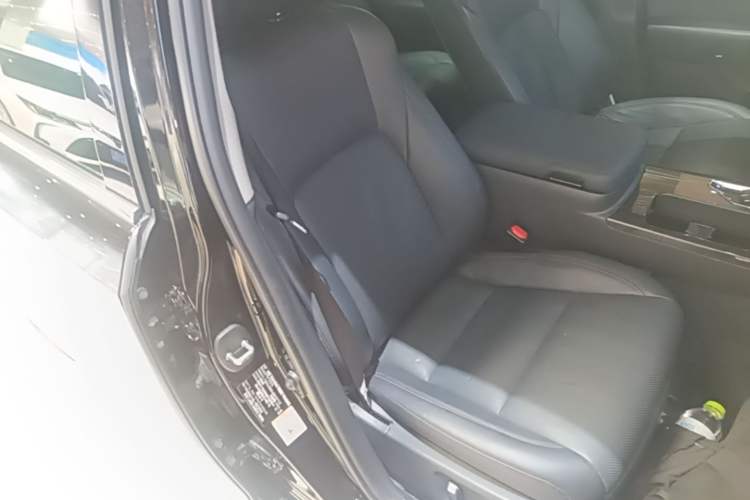 Used Toyota Crown 2018 2.0T Fashion Edition Right Front Seat