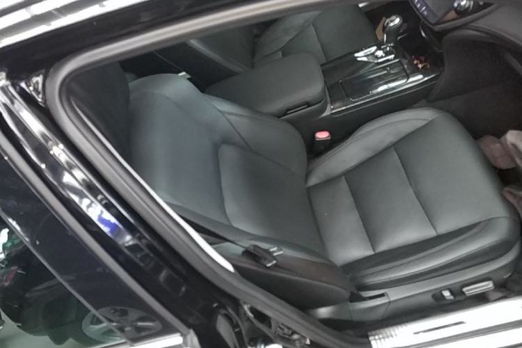 Used Toyota Crown 2018 2.0T Fashion Edition Right Front Seat