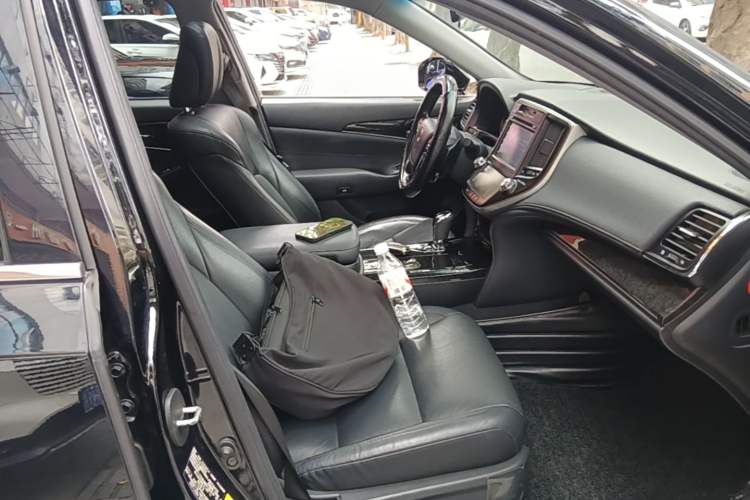 Used Toyota Crown 2018 2.0T Fashion Edition Right Front Seat