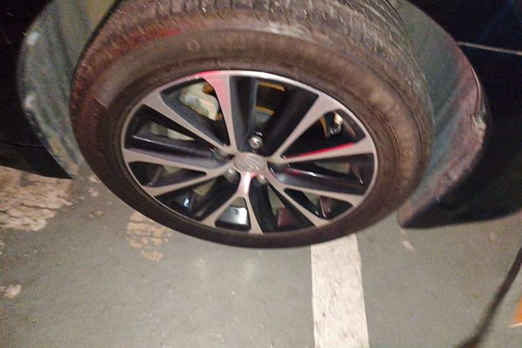 Used Toyota Crown 2018 2.0T Fashion Edition Right Front Wheel Hub
