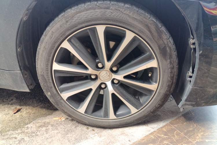 Used Toyota Crown 2018 2.0T Fashion Edition Right Front Wheel Hub