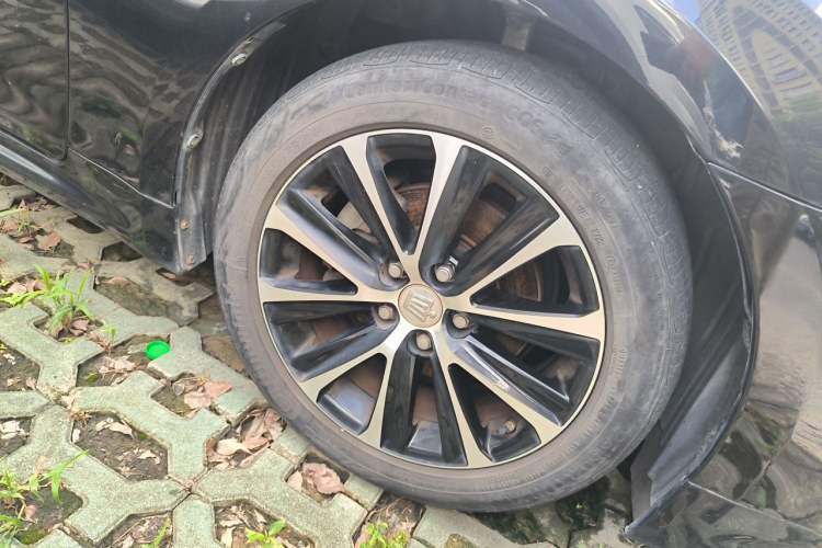 Used Toyota Crown 2018 2.0T Fashion Edition Right Front Wheel Hub