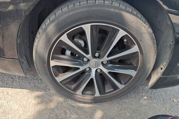 Used Toyota Crown 2018 2.0T Fashion Edition Right Front Wheel Hub