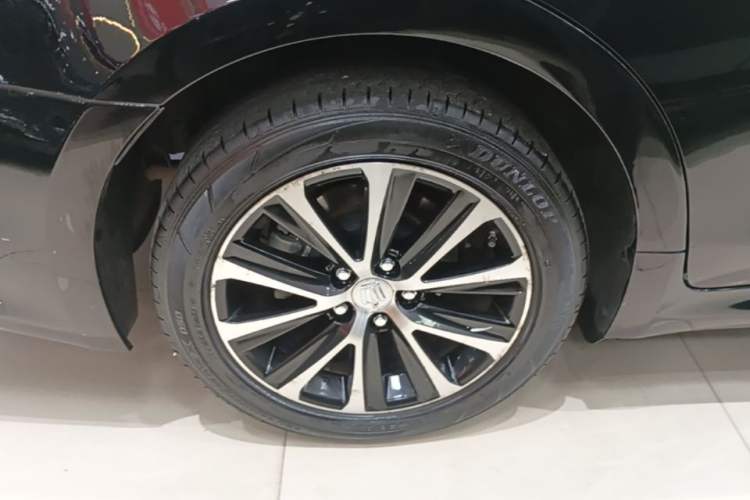 Used Toyota Crown 2018 2.0T Fashion Edition Right Rear Wheel Hub