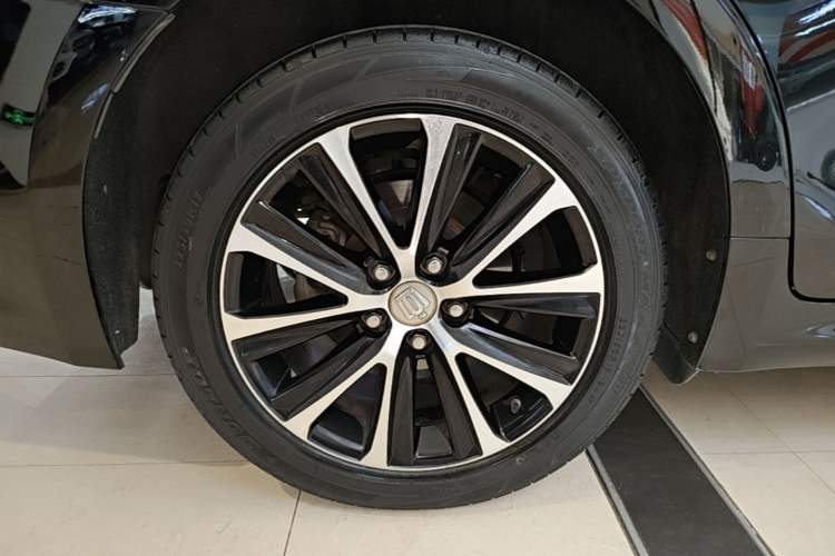Used Toyota Crown 2018 2.0T Fashion Edition Right Rear Wheel Hub