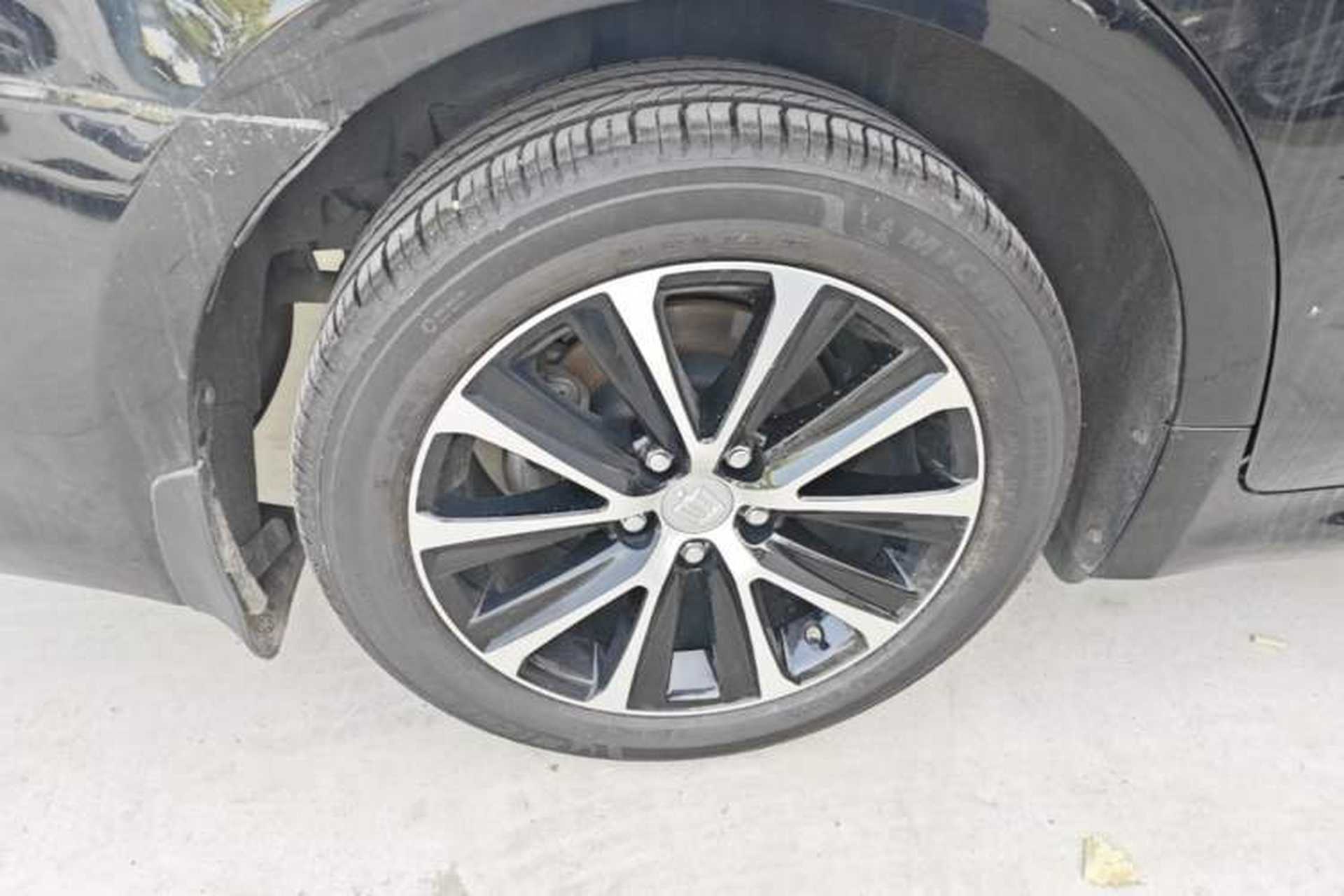 Used Toyota Crown 2018 2.0T Fashion Edition Right Rear Wheel Hub