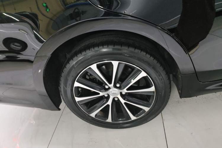 Used Toyota Crown 2018 2.0T Fashion Edition Right Rear Wheel Hub