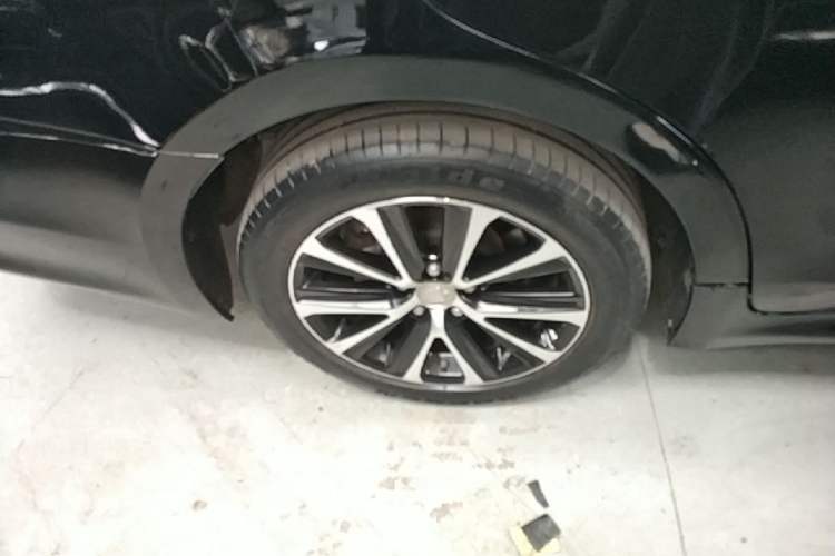 Used Toyota Crown 2018 2.0T Fashion Edition Right Rear Wheel Hub