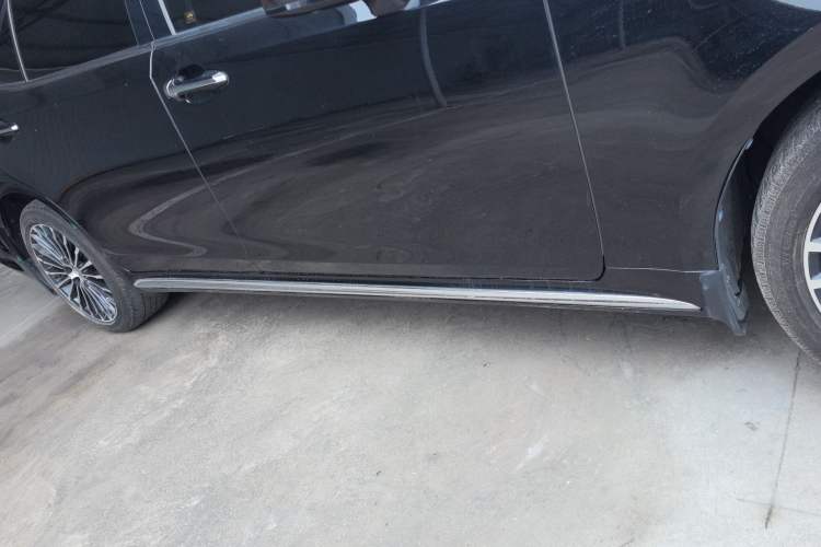Used Toyota Crown 2018 2.0T Sport Edition Right Side Sill