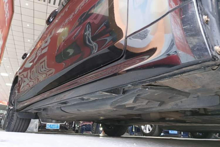 Used Toyota Crown 2018 2.0T Fashion Edition Right Side Sill