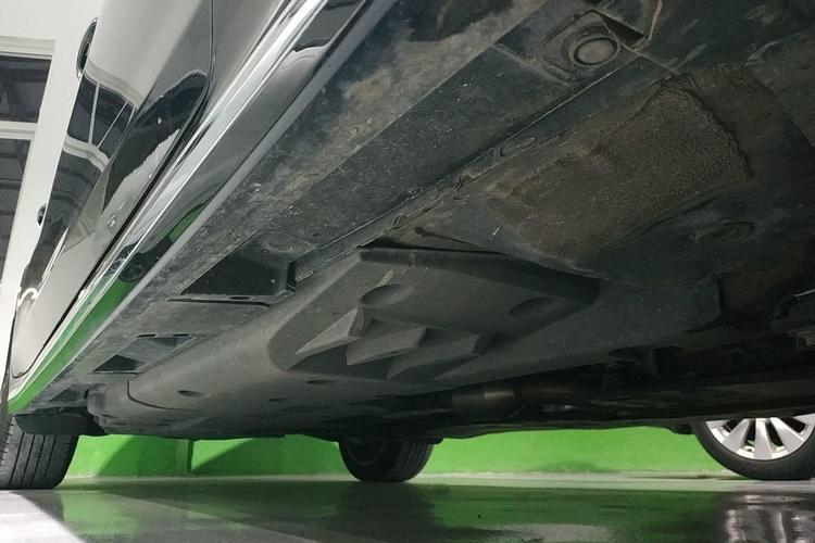 Used Toyota Crown 2018 2.0T Sport Edition Right Side Sill