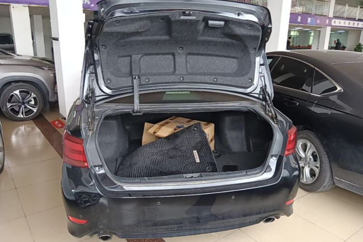 Used Toyota Crown 2018 2.0T Fashion Edition Trunk