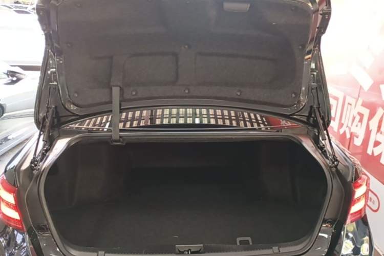 Used Toyota Crown 2018 2.0T Fashion Edition Trunk