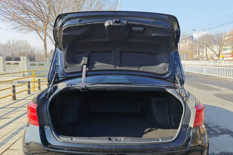 Used Toyota Crown 2018 2.0T Fashion Edition Trunk