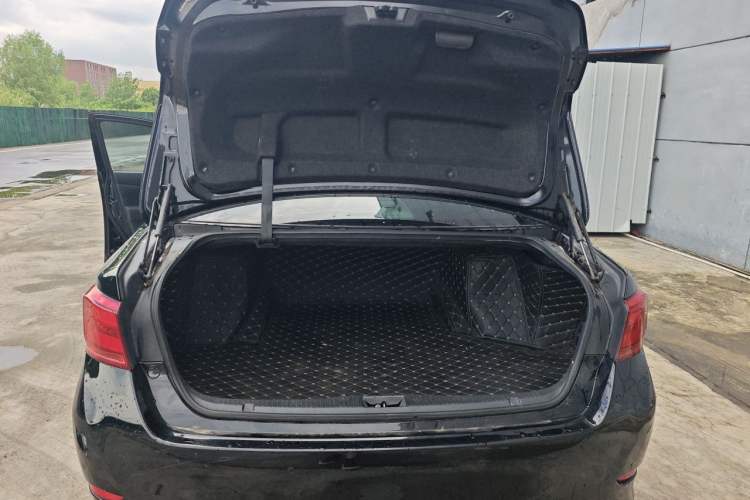 Used Toyota Crown 2018 2.0T Fashion Edition Trunk