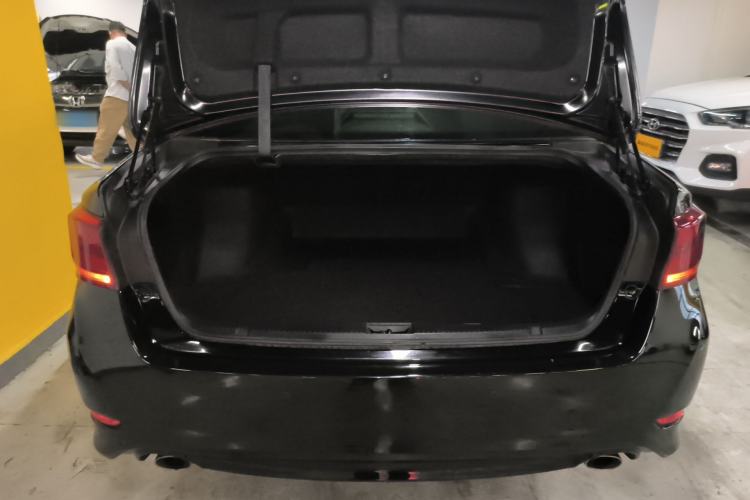 Used Toyota Crown 2018 2.0T Sport Edition Trunk