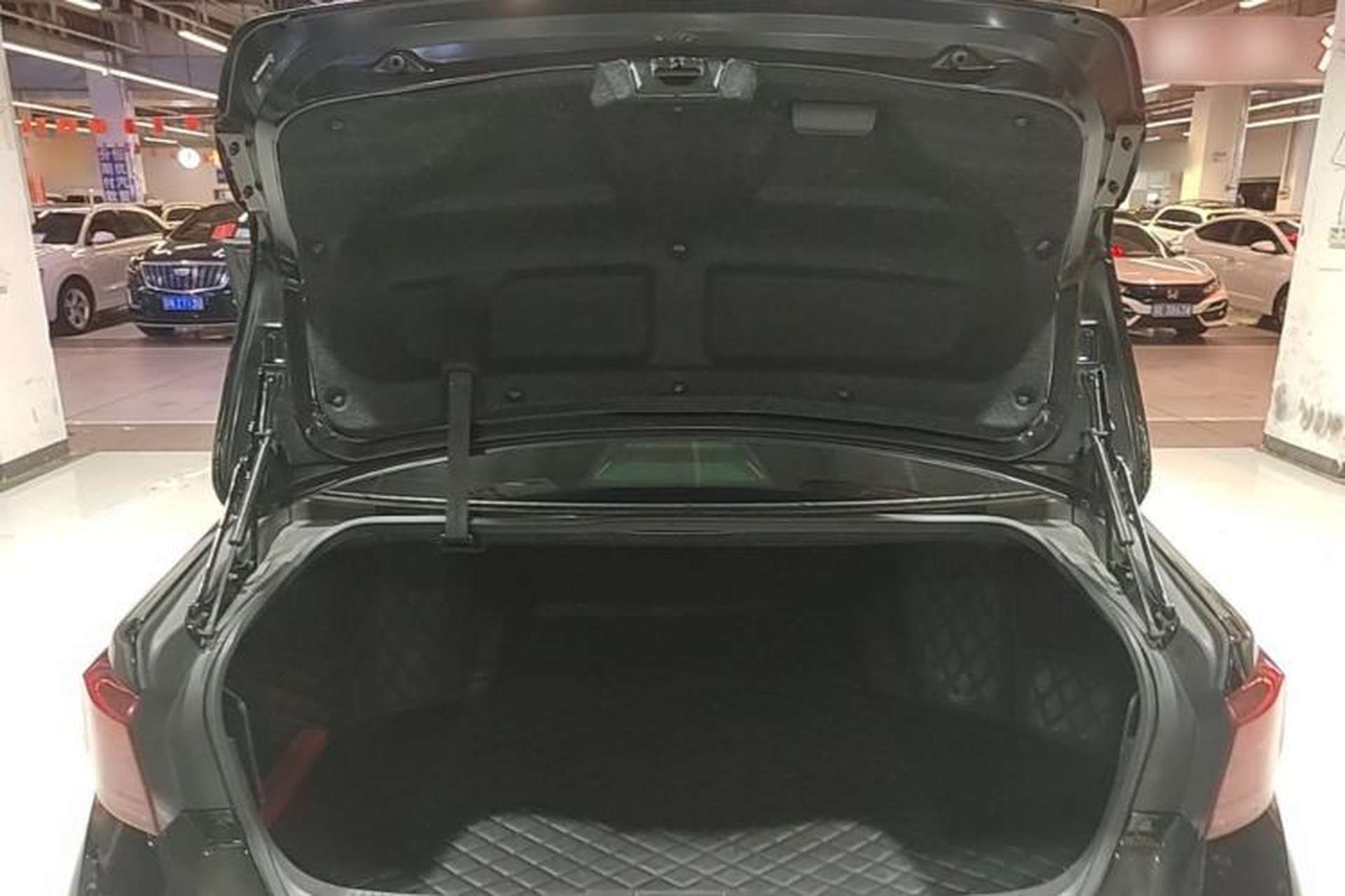 Used Toyota Crown 2018 2.0T Sport Edition Trunk