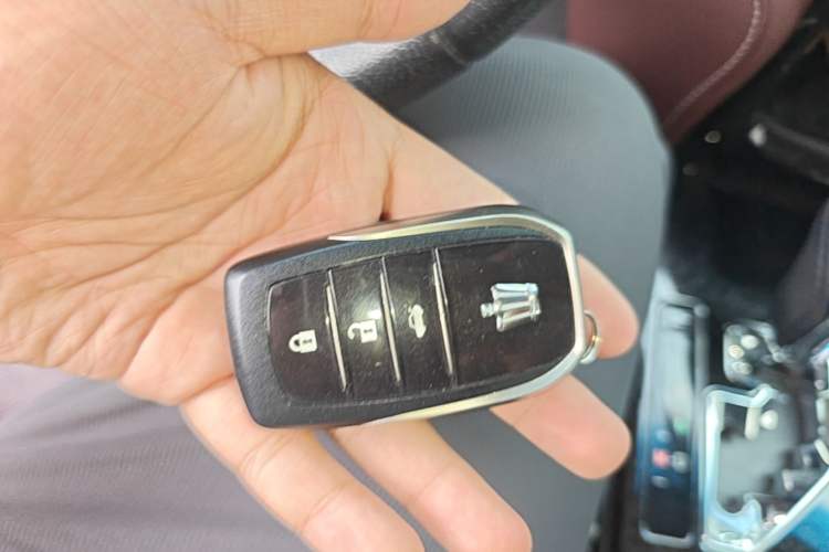 Used Toyota Crown 2018 2.0T Sport Edition Vehicle Key