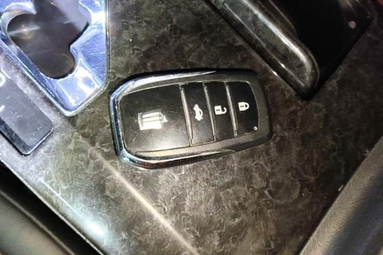 Used Toyota Crown 2018 2.0T Sport Edition Vehicle Key