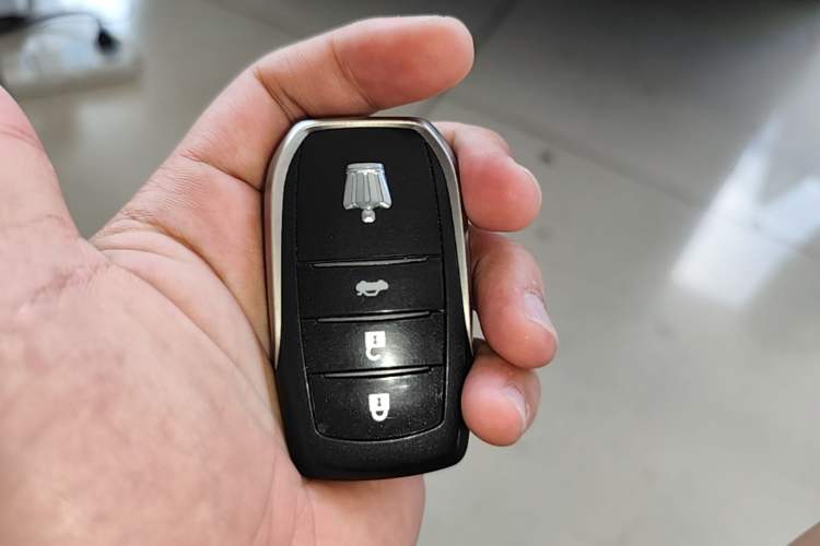 Used Toyota Crown 2018 2.0T Fashion Edition Vehicle Key