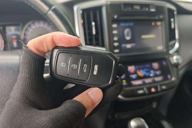 Used Toyota Crown 2018 2.0T Fashion Edition Vehicle Key