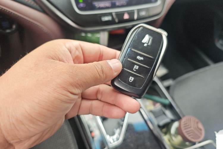 Used Toyota Crown 2018 2.0T Sport Edition Vehicle Key