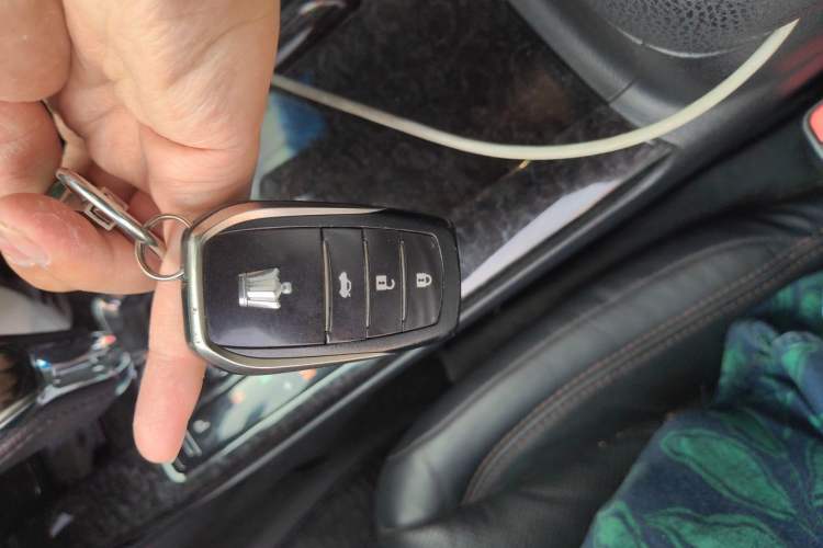 Used Toyota Crown 2018 2.0T Fashion Edition Vehicle Key