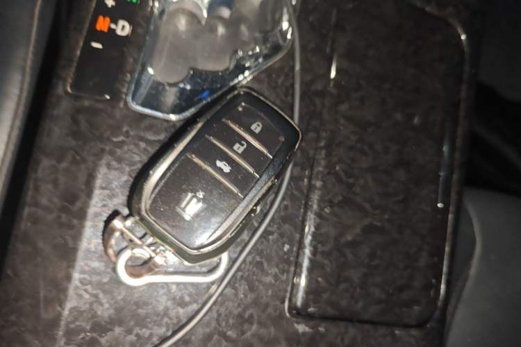 Used Toyota Crown 2018 2.0T Fashion Edition Vehicle Key
