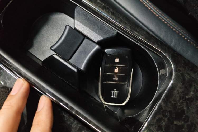 Used Toyota Crown 2018 2.0T Fashion Edition Vehicle Key