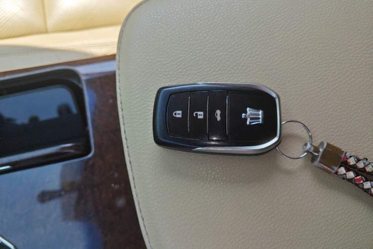 Used Toyota Crown 2018 2.0T Fashion Edition Vehicle Key